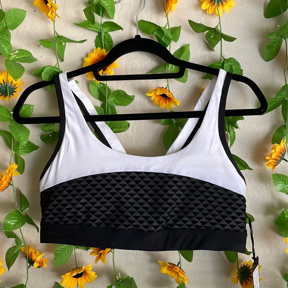 90 Degree by Reflex Black and White Sports Bra in size Large
